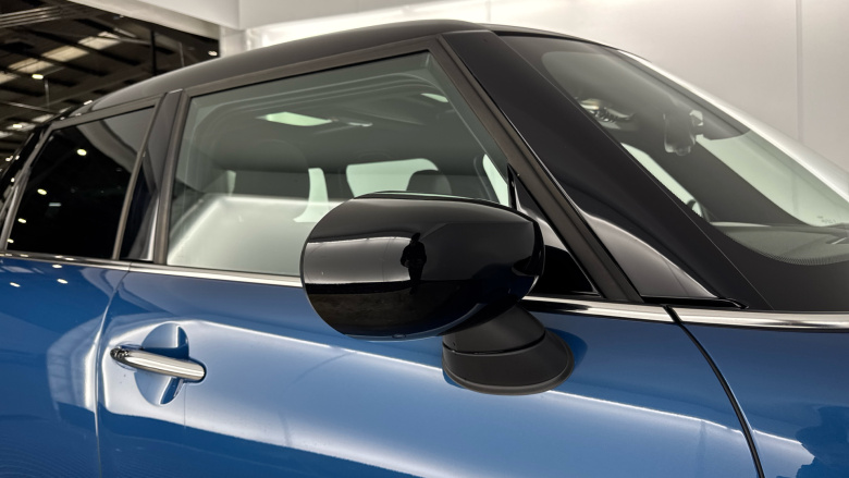 MINI Cooper 1.5 C Exclusive 3dr Auto Petrol Hatchback